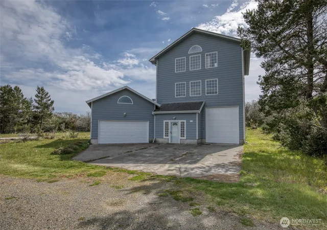 Photo 2 of Single family home for sale at 171 Marine View Dr Se, Ocean Shores, WA 98569 | MLS# NWM2507304 | Listing updated on 2026-09-21