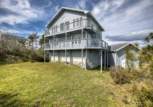 Photo 3 of Single family home for sale at 171 Marine View Dr Se, Ocean Shores, WA 98569 | MLS# NWM2507304 | Listing updated on 2026-09-21