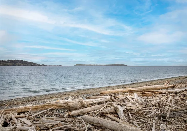 Photo 3 of Single family home for sale at 840 Beckett Point Rd, Port Townsend, WA 98368 | MLS# NWM2507305 | Listing updated on 2026-09-21