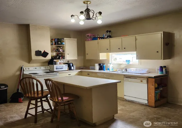 Photo 4 of Single family home for sale at 252 4th Street, Morton, WA 98356 | MLS# NWM2507388 | Listing updated on 2026-09-21