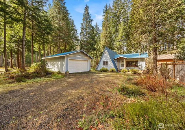 Photo 1 of Single family home for sale at 233 Mountain View Dr, Packwood, WA 98361 | MLS# NWM2507396 | Listing updated on 2026-09-21