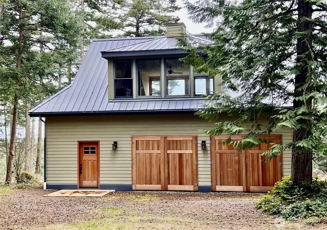 Photo 1 of Single family home for sale at 186 S Ridge Rd, Decatur Island, WA 98221 | MLS# NWM2507420 | Listing updated on 2026-09-21