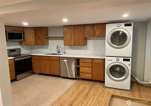 Photo 4 of Sale Pending at 809 NE 62nd Street, Seattle, WA 98115 | MLS# NWM2507424 | Listing updated on 2026-09-25