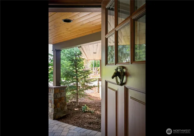 Photo 3 of Contingent at 160 Horseshoe Ln, Selah, WA 98942 | MLS# NWM2507467 | Listing updated on 2026-09-21