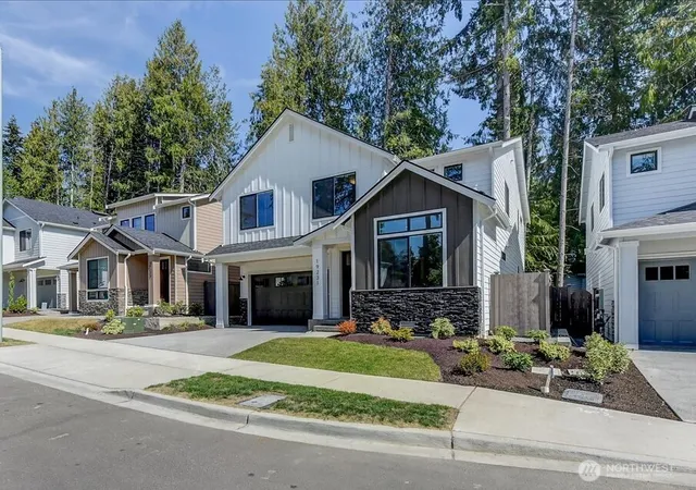 Photo 3 of Single family home for sale at 19231 Meridian Dr Se #CW 13, Bothell, WA 98012 | MLS# NWM2507479 | Listing updated on 2026-09-28