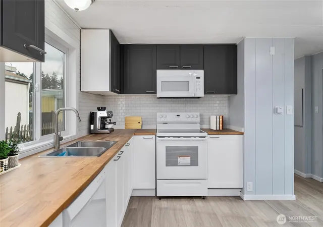 Photo 4 of Manufactured home for sale at 17103 Spanaway Loop Rd S #36, Spanaway, WA 98387 | MLS# NWM2507496 | Listing updated on 2026-09-22