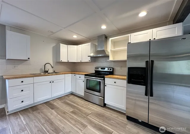 Photo 4 of Sale Pending at 18538 Dynamite Dr SE, Yelm, WA 98597 | MLS# NWM2507798 | Listing updated on 2026-09-18