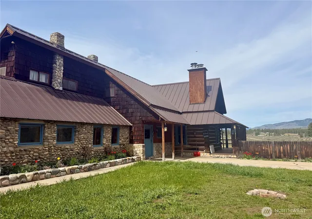 Photo 2 of Single family home for sale at 132 Twin Lakes Rd, Winthrop, WA 98862 | MLS# NWM2507799 | Listing updated on 2026-09-21