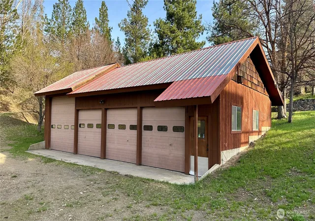 Photo 3 of Single family home for sale at 132 Twin Lakes Rd, Winthrop, WA 98862 | MLS# NWM2507799 | Listing updated on 2026-09-21