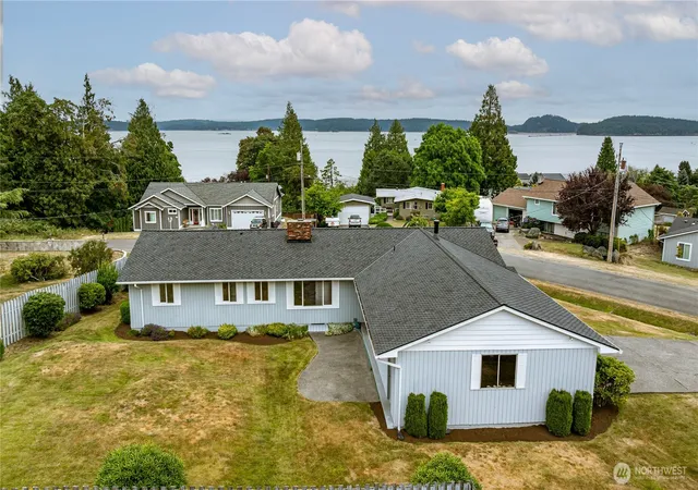 Photo 1 of Single family home for sale at 690 Maplewood Loop, Oak Harbor, WA 98277 | MLS# NWM2507803 | Listing updated on 2026-08-23