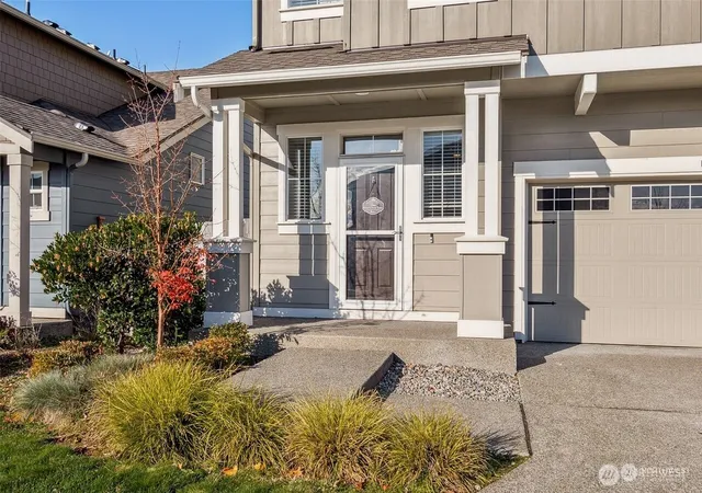 Photo 3 of Single family home for sale at 6930 Oleander Ave Ne, Olympia, WA 98516 | MLS# NWM2507844 | Listing updated on 2026-09-22