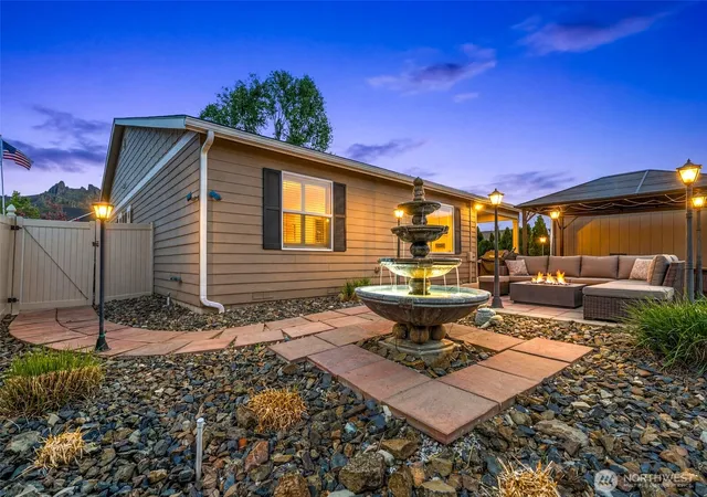 Photo 1 of Single family home for sale at 628 Craig Ave, Wenatchee, WA 98801 | MLS# NWM2507854 | Listing updated on 2026-09-21