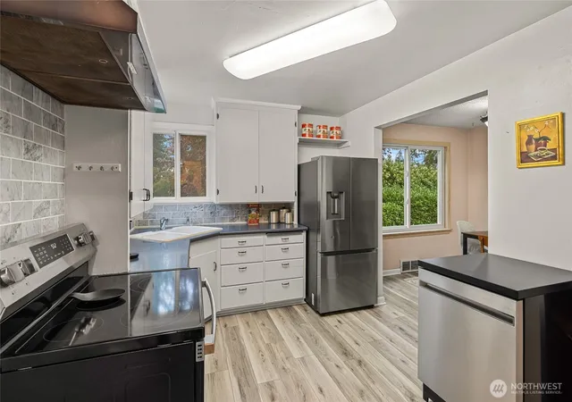 Photo 4 of Sale Pending at 10850 26th Avenue S, Seattle, WA 98168 | MLS# NWM2507897 | Listing updated on 2026-09-25