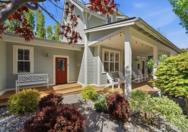 Photo 3 of Sale Pending at 216 Porcupine Ln, Chelan, WA 98816 | MLS# NWM2507938 | Listing updated on 2026-09-20