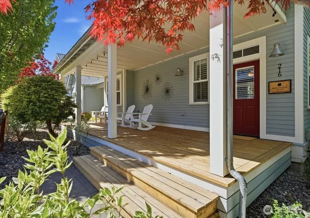 Photo 4 of Sale Pending at 216 Porcupine Ln, Chelan, WA 98816 | MLS# NWM2507938 | Listing updated on 2026-09-20