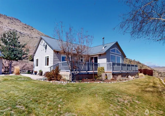 Photo 2 of Single family home for sale at 1811 Pine Crk, Tonasket, WA 98855 | MLS# NWM2507991 | Listing updated on 2026-09-21