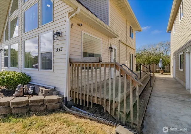 Photo 4 of Single family home for sale at 555 Ensign Ave NW, Ocean Shores, WA 98569 | MLS# NWM2508010 | Listing updated on 2026-10-01