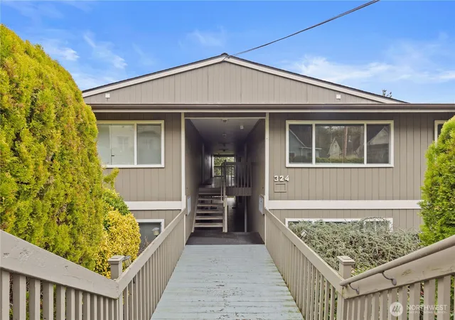 Photo 1 of Sale Pending at 324 S Lafayette Ave, Bremerton, WA 98312 | MLS# NWM2508012 | Listing updated on 2026-09-25