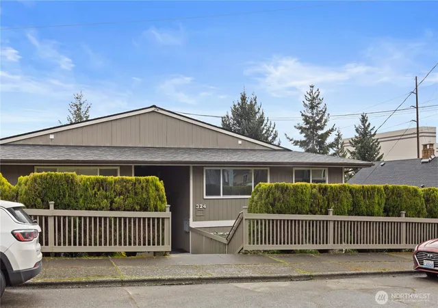 Photo 3 of Sale Pending at 324 S Lafayette Ave, Bremerton, WA 98312 | MLS# NWM2508012 | Listing updated on 2026-09-25