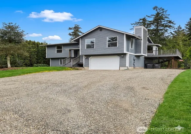 Photo 2 of Single family home for sale at 7195 E Stanley Ln, Port Orchard, WA 98366 | MLS# NWM2508052 | Listing updated on 2026-09-29