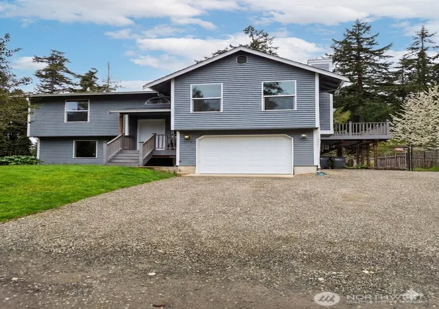 Photo 3 of Single family home for sale at 7195 E Stanley Ln, Port Orchard, WA 98366 | MLS# NWM2508052 | Listing updated on 2026-09-29