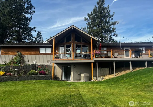 Photo 1 of Single family home for sale at 8 Mundinger Ln, Omak, WA 98841 | MLS# NWM2508065 | Listing updated on 2026-09-21
