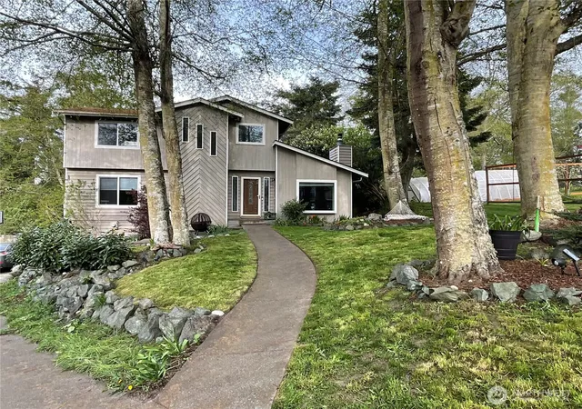 Photo 3 of Single family home for sale at 2260 Darvic Pl, Oak Harbor, WA 98277 | MLS# NWM2508186 | Listing updated on 2026-09-23