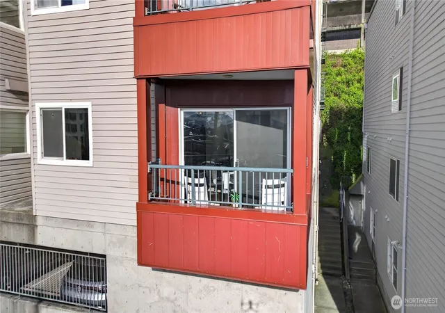 Photo 2 of Condo for sale at 524 6th Avenue W #110, Seattle, WA 98119 | MLS# NWM2508217 | Listing updated on 2026-10-14