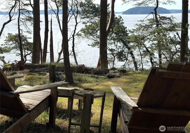Photo 2 of Single family home for sale at 86 Shag Rock Ln, Orcas, WA 98280 | MLS# NWM2508275 | Listing updated on 2026-09-21