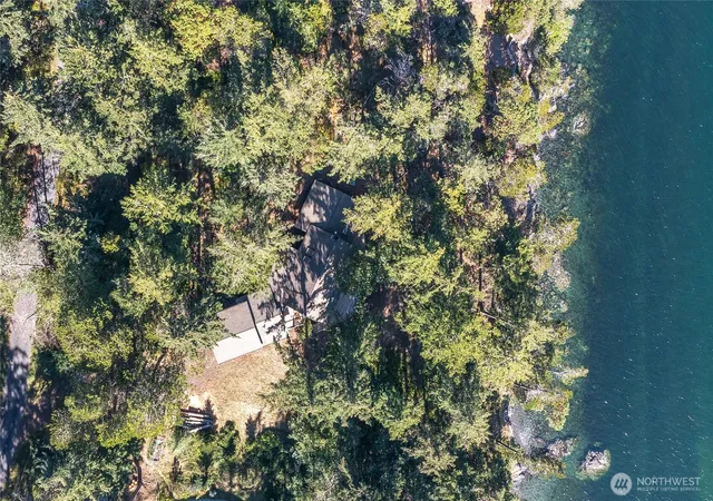 Photo 3 of Single family home for sale at 86 Shag Rock Ln, Orcas, WA 98280 | MLS# NWM2508275 | Listing updated on 2026-09-21