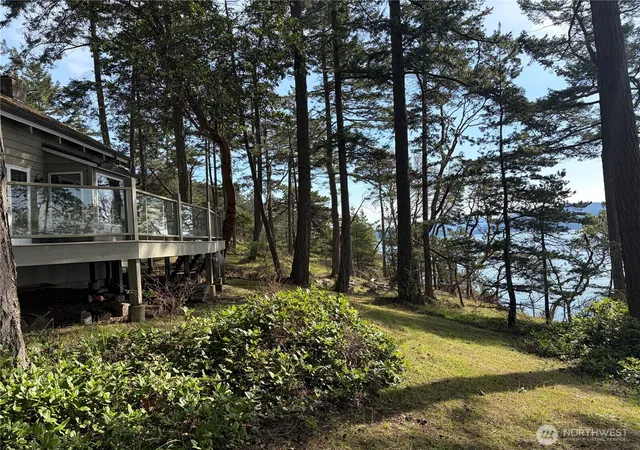 Photo 3 of Single family home for sale at 86 Shag Rock Ln, Orcas, WA 98280 | MLS# NWM2508275 | Listing updated on 2026-09-21