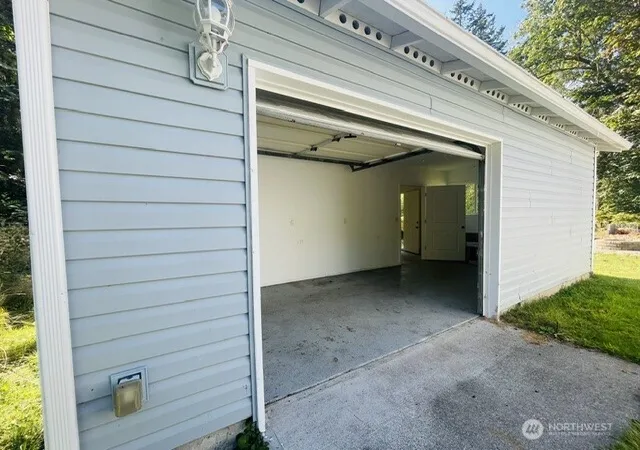 Photo 4 of Single family home for sale at 10410 357th Street E, Eatonville, WA 98328 | MLS# NWM2508375 | Listing updated on 2026-09-30