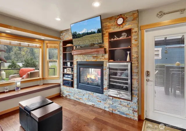 Photo 4 of Manufactured home for sale at 990 S Lake Whatcom #57, Sedro Woolley, WA 98284 | MLS# NWM2508431 | Listing updated on 2026-09-21