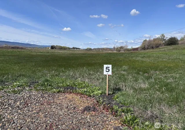 Photo 2 of Land for sale at 5 Xx Faust Rd, Ellensburg, WA 98926 | MLS# NWM2508438 | Listing updated on 2026-09-30