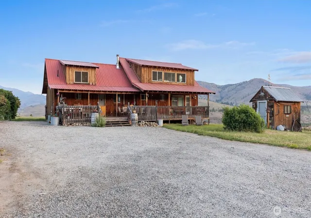 Photo 3 of Single family home for sale at 767 Bill Shaw Rd, Pateros, WA 98846 | MLS# NWM2508497 | Listing updated on 2026-09-21