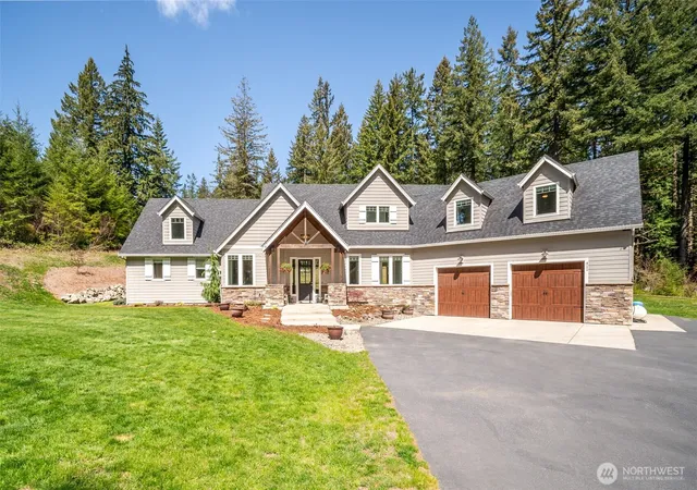 Photo 3 of Single family home for sale at 411 Five Peaks Dr, Kalama, WA 98625 | MLS# NWM2508566 | Listing updated on 2026-09-21