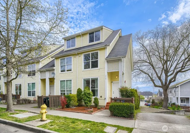 Photo 2 of Townhouse for sale at 7710 Chicago Ct S, Seattle, WA 98118 | MLS# NWM2508577 | Listing updated on 2026-10-01