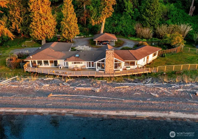 Photo 2 of Single family home for sale at 664 Tidewinds Ln, Eastsound, WA 98245 | MLS# NWM2508583 | Listing updated on 2026-09-21