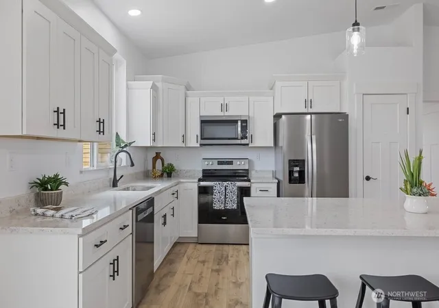 Photo 4 of Single family home for sale at 334 Spring Cir SW, Mattawa, WA 99349 | MLS# NWM2508659 | Listing updated on 2026-09-21