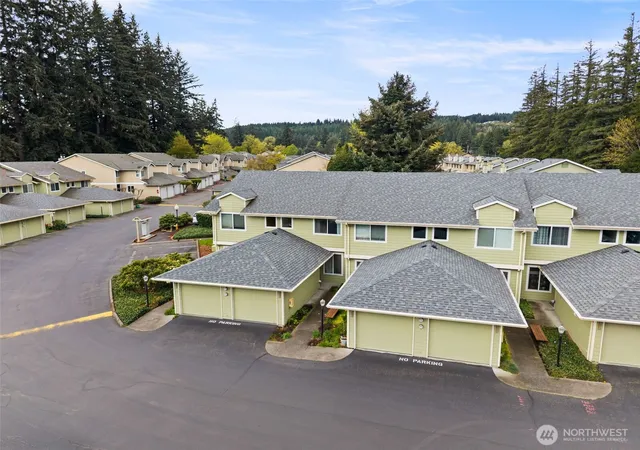 Photo 1 of Townhouse for sale at 3931 Nw Fairway Ln, Bremerton, WA 98312 | MLS# NWM2508817 | Listing updated on 2026-09-21