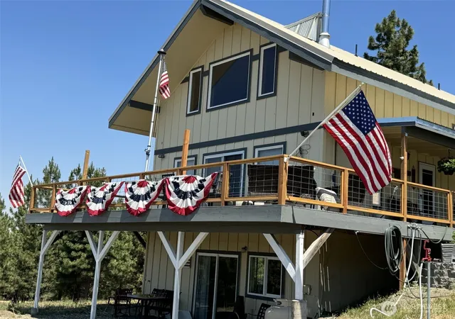 Photo 1 of Single family home for sale at 300 Sunset Way, East Wenatchee, WA 98802 | MLS# NWM2508846 | Listing updated on 2026-09-21