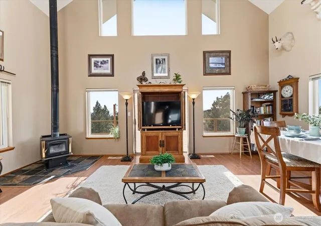 Photo 3 of Single family home for sale at 300 Sunset Way, East Wenatchee, WA 98802 | MLS# NWM2508846 | Listing updated on 2026-09-21
