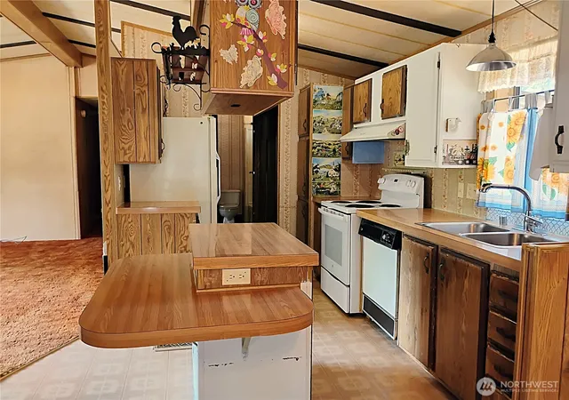 Photo 3 of Manufactured home for sale at 100 Heather Pl, Packwood, WA 98361 | MLS# NWM2508852 | Listing updated on 2026-10-01