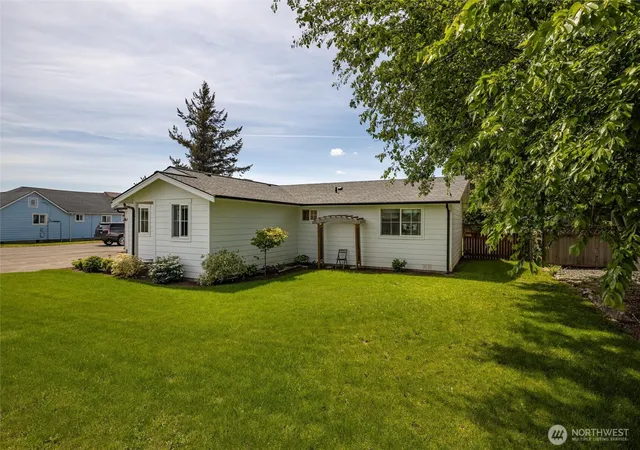Photo 3 of Single family home for sale at 8679 Depot Rd, Lynden, WA 98264 | MLS# NWM2508858 | Listing updated on 2026-09-21