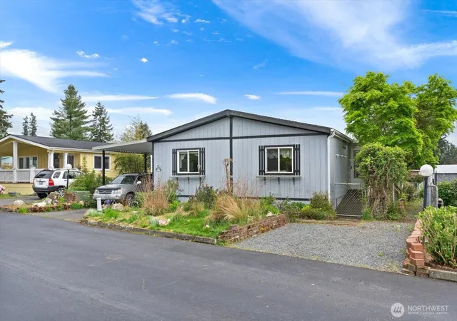 Photo 2 of Manufactured home for sale at 8430 Se 15th Place #91, Lake Stevens, WA 98258 | MLS# NWM2508889 | Listing updated on 2026-09-21