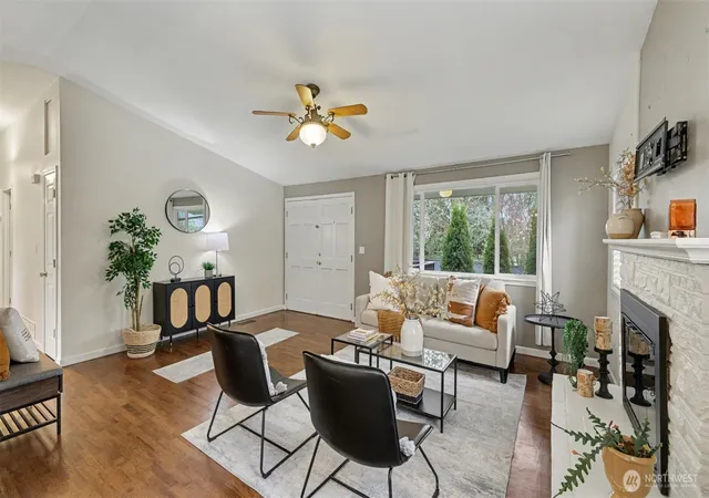 Photo 4 of Single family home for sale at 11204 148th Avenue SE, Renton, WA 98059 | MLS# NWM2508920 | Listing updated on 2026-09-21