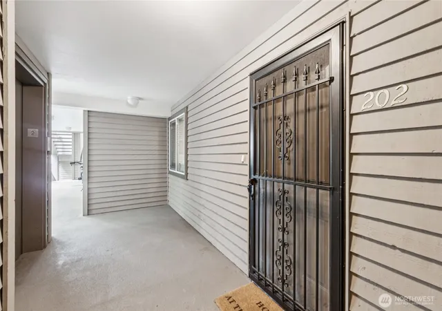 Photo 3 of Sale Pending at 312 4th Avenue #202, Kirkland, WA 98033 | MLS# NWM2508940 | Listing updated on 2026-09-29
