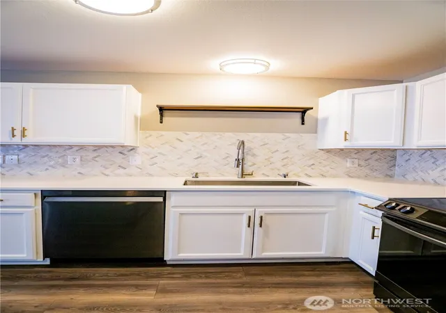 Photo 3 of Townhouse for sale at 10312 140th Street Ct E #44, Puyallup, WA 98374 | MLS# NWM2509109 | Listing updated on 2026-09-21
