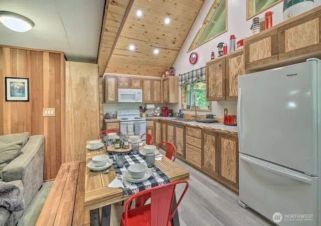 Photo 3 of Single family home for sale at 124 Aspen Ln, Packwood, WA 98361 | MLS# NWM2509185 | Listing updated on 2026-09-21