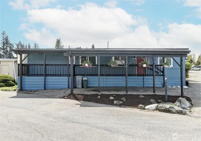Photo 3 of Manufactured home for sale at 18501 52nd Avenue #49, Lynnwood, WA 98037 | MLS# NWM2509255 | Listing updated on 2026-09-22